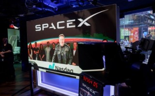 SpaceX开盘价较发行价高出11% 马斯克成全球首位万亿富豪