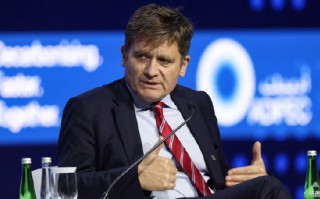 英国石油推进架构精简改革，新设两大业务板块并敲定负责人